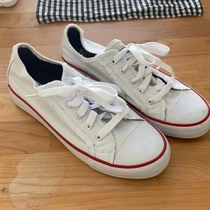 Gotta Flurt - White with red sneakers - size 8 - wore maybe once